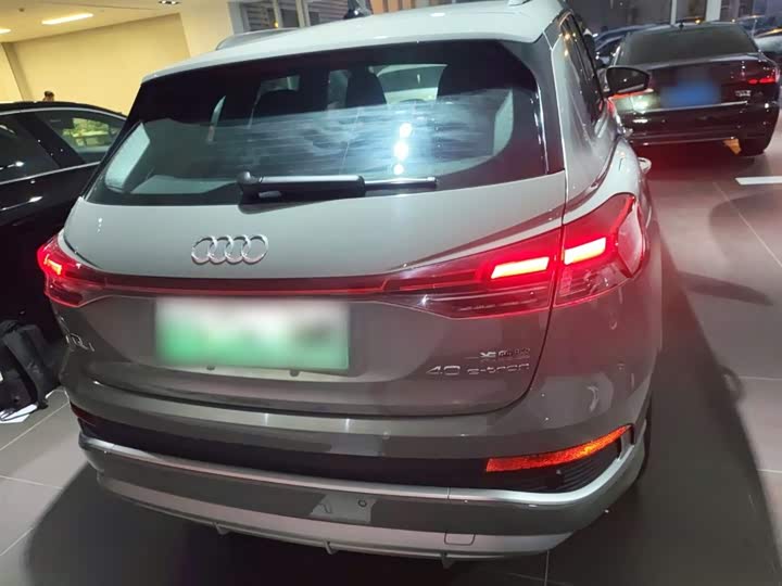 Фото 6 - Audi Q4 e-tron