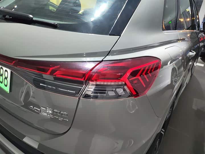 Фото 8 - Audi Q4 e-tron