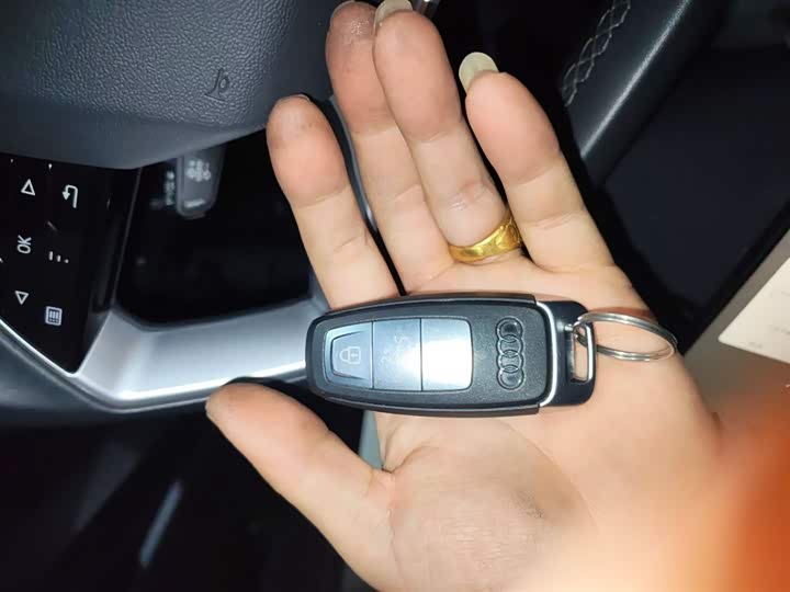 Фото 9 - Audi Q4 e-tron