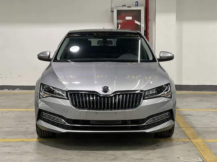 Фото 2 - Skoda Superb