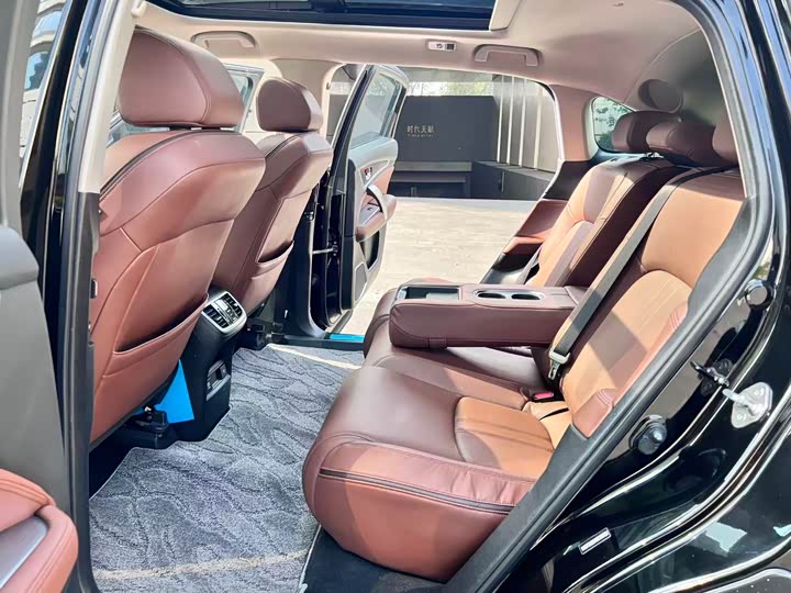 Фото 9 - Honda Avancier