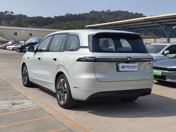 Фото 6 - Changan Deepal S09