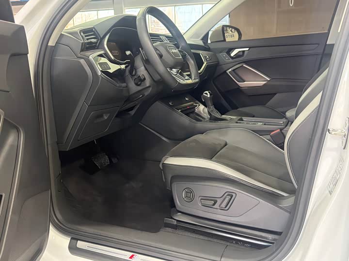 Фото 7 - Audi Q3