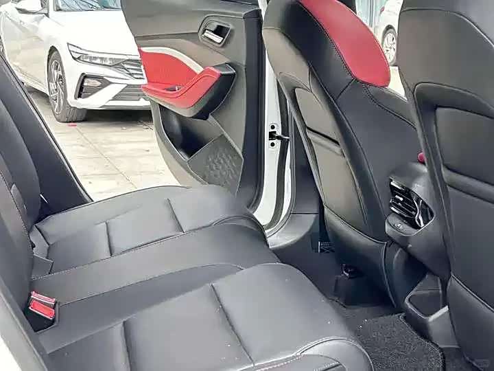 Фото 6 - MG Motor 5