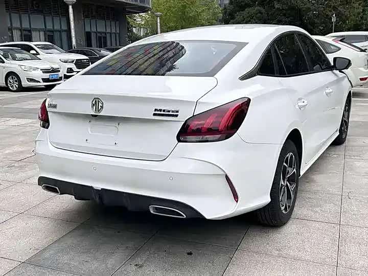 Фото 9 - MG Motor 5