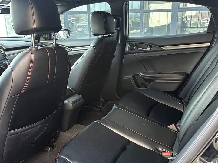 Фото 4 - Honda Civic