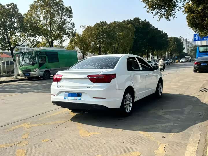 Фото 6 - Geely Vision