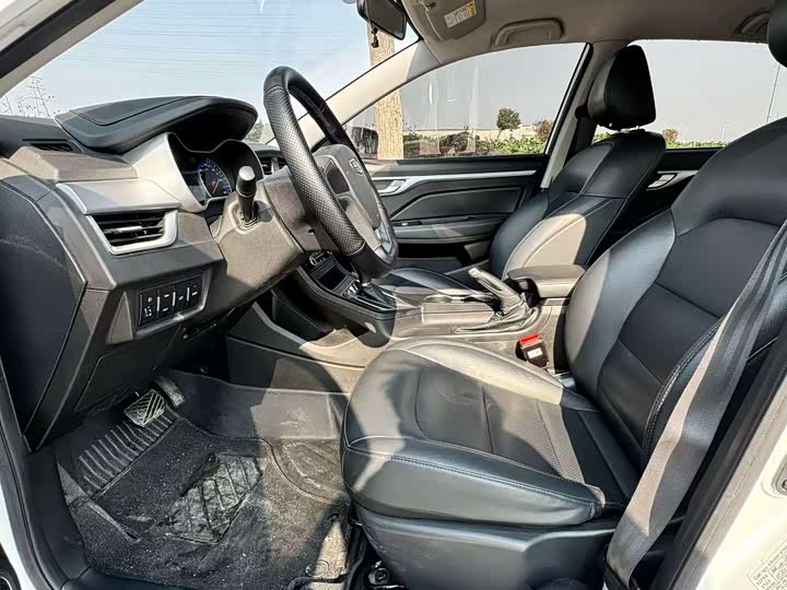 Фото 7 - Geely Vision