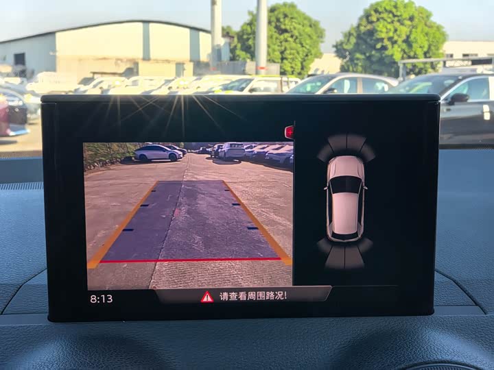 Фото 2 - Audi Q2L