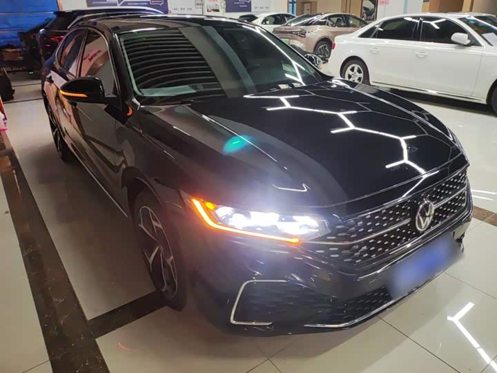 Фото 4 - Volkswagen Passat