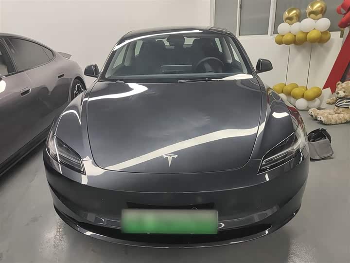 Фото 3 - Tesla Model 3