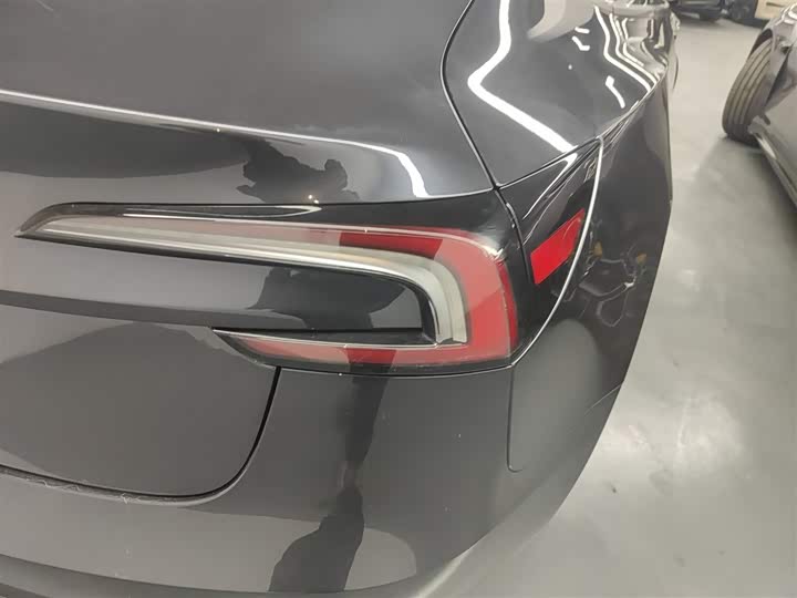 Фото 8 - Tesla Model 3