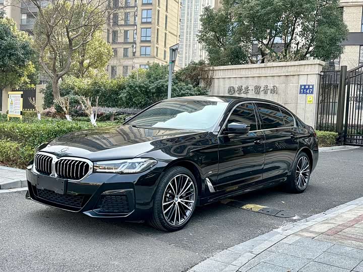 Фото 1 - BMW 5 Series