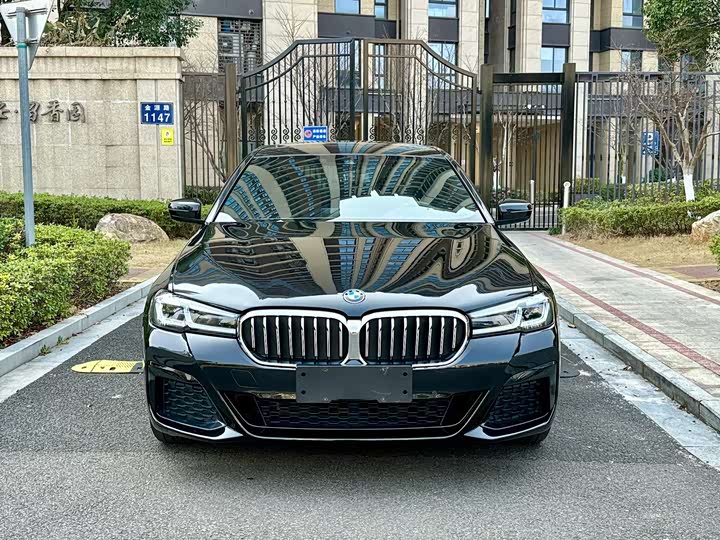 Фото 2 - BMW 5 Series