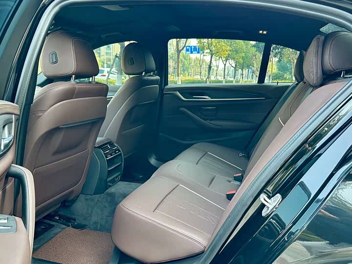 Фото 6 - BMW 5 Series