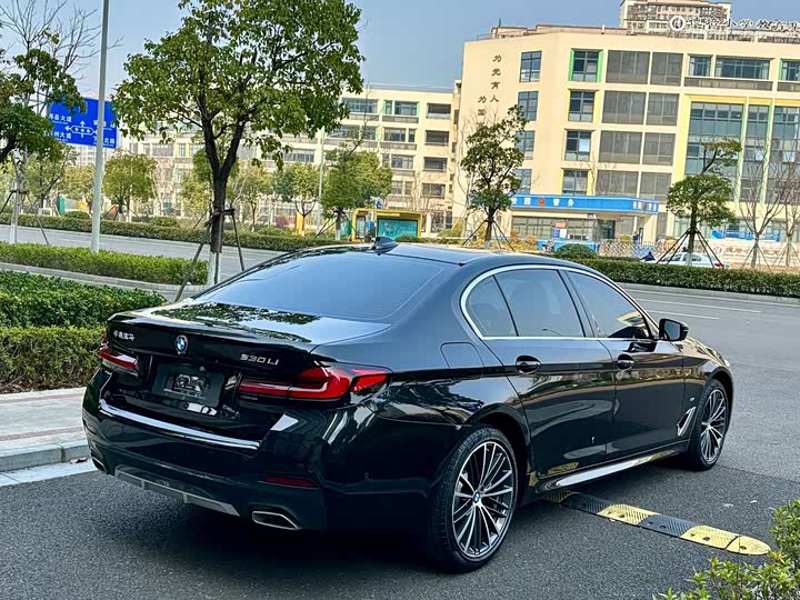 Фото 9 - BMW 5 Series