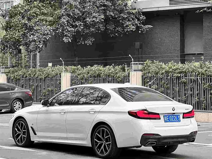 Фото 3 - BMW 5 Series