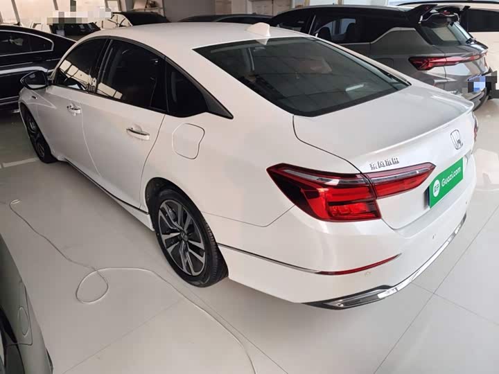 Фото 5 - Honda Inspire