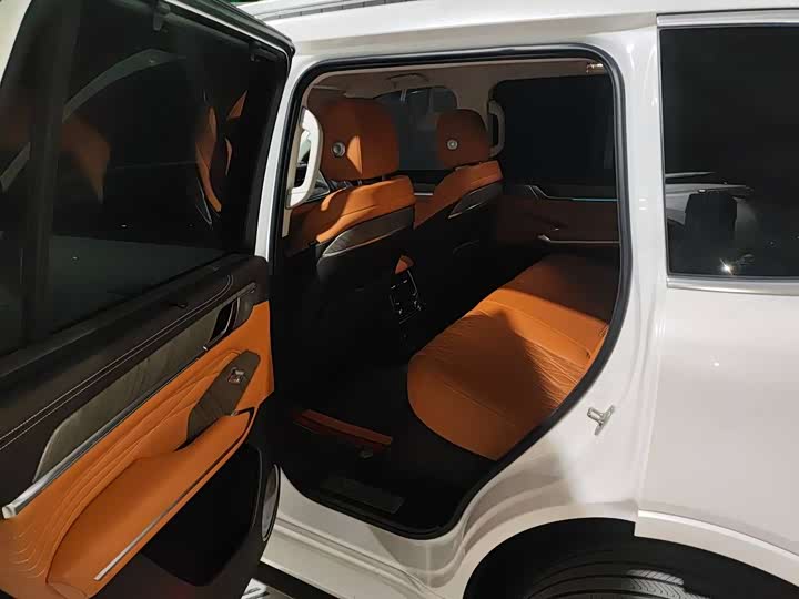 Фото 8 - Tank 500 Hybrid