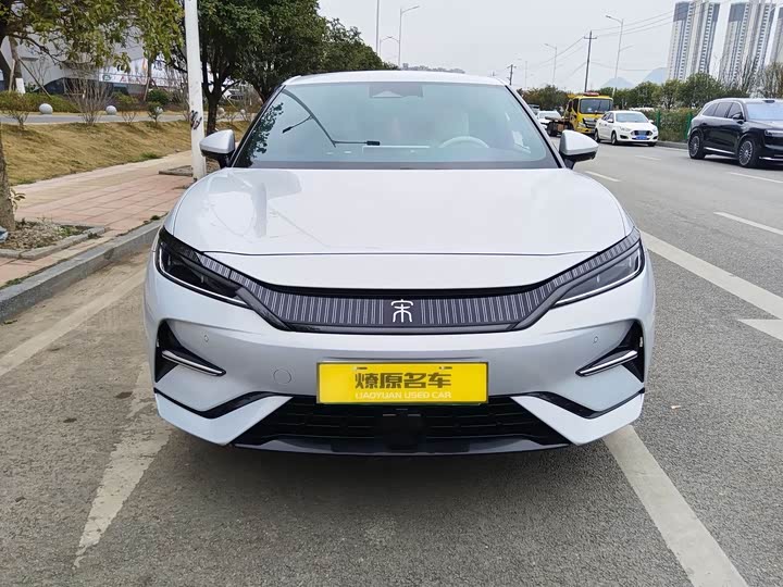 Фото 2 - BYD Song L