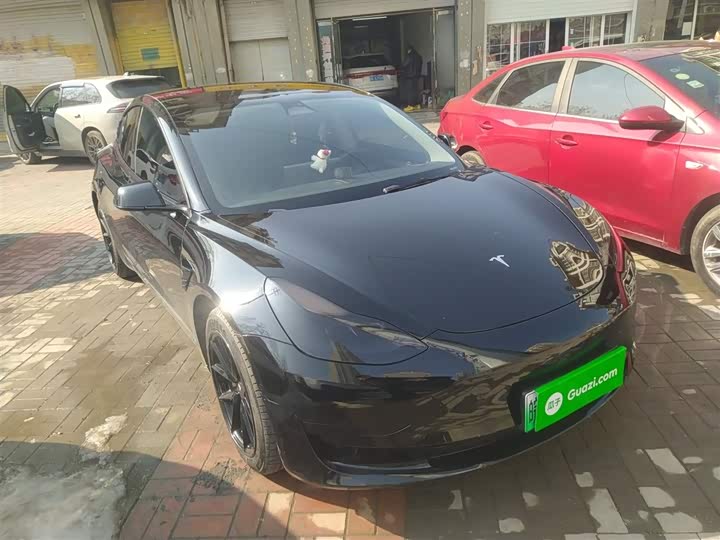 Фото 4 - Tesla Model 3