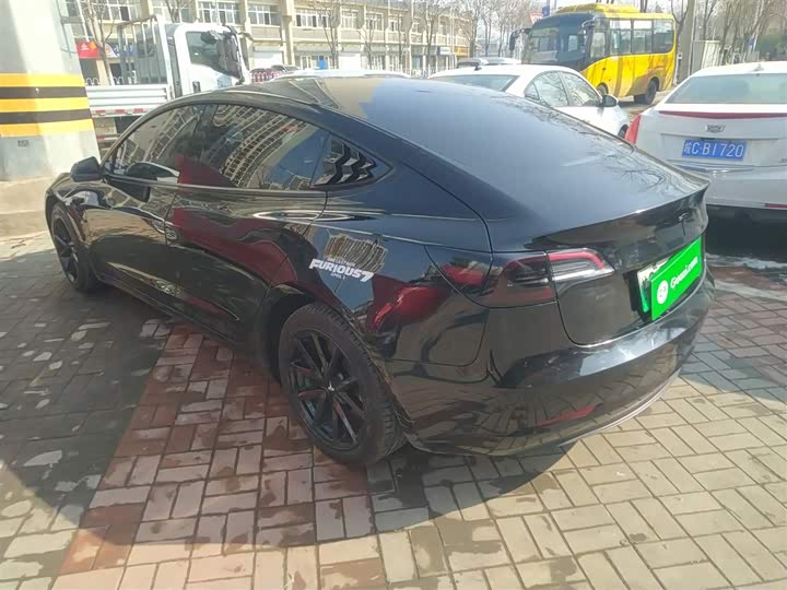 Фото 5 - Tesla Model 3