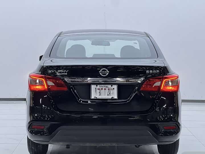 Фото 7 - Nissan Sylphy