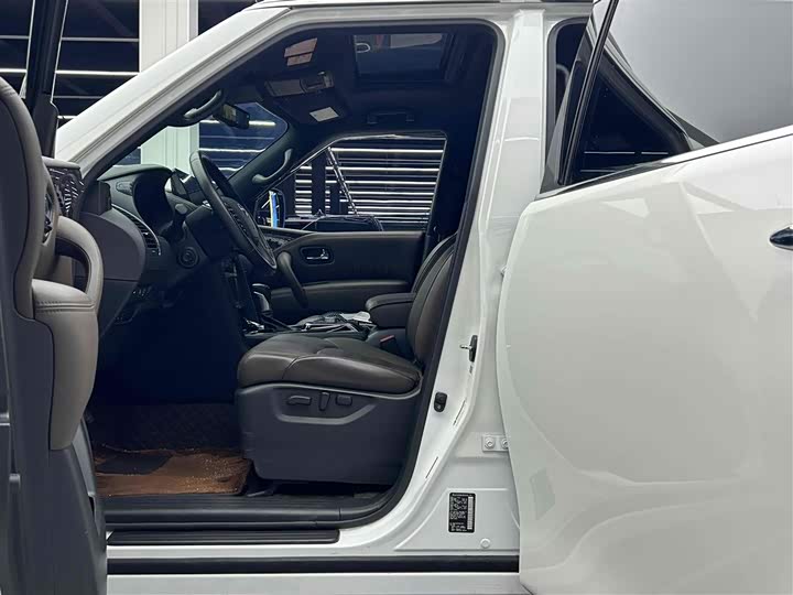 Фото 6 - Nissan Armada