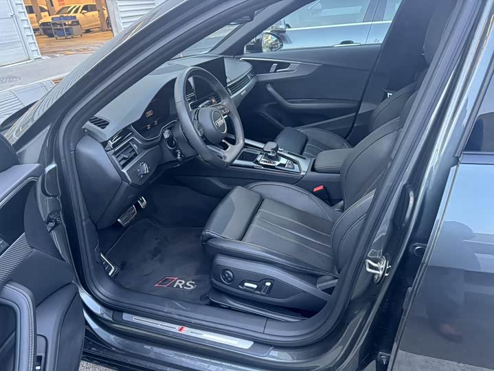 Фото 9 - Audi A4L