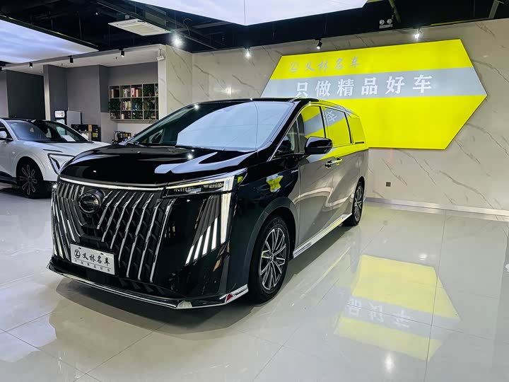 Фото 1 - GAC Trumpchi M8