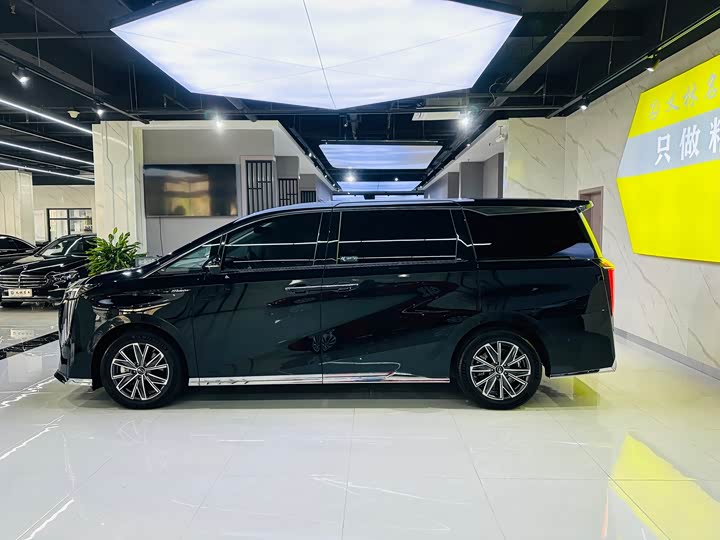 Фото 3 - GAC Trumpchi M8