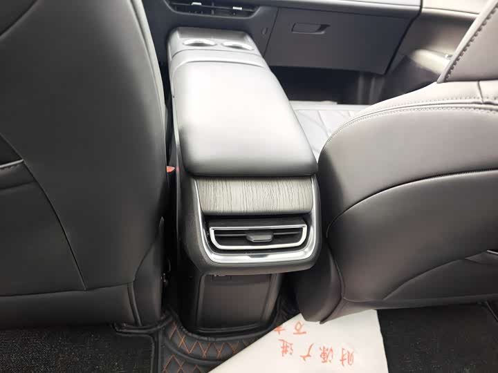 Фото 9 - Changan CS75 Plus