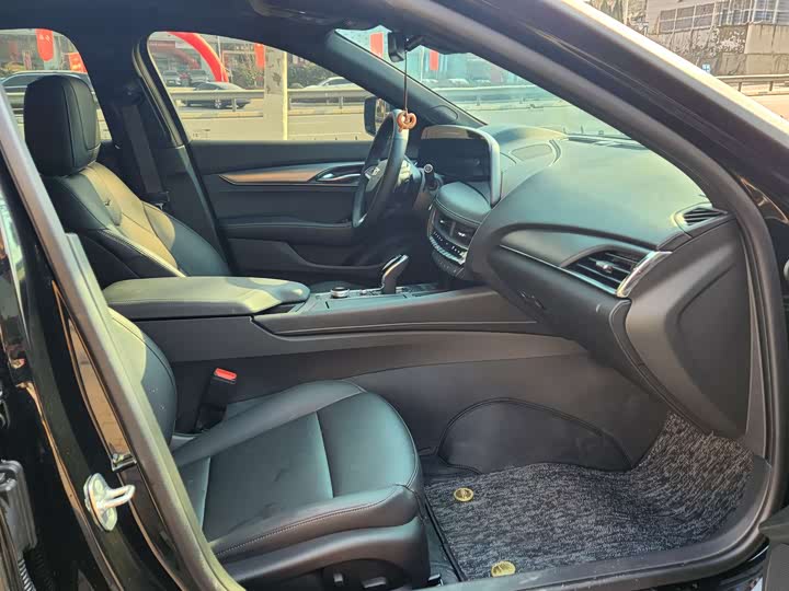 Фото 8 - Cadillac CT5