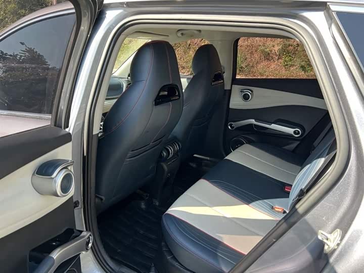 Фото 5 - BYD Yuan Plus