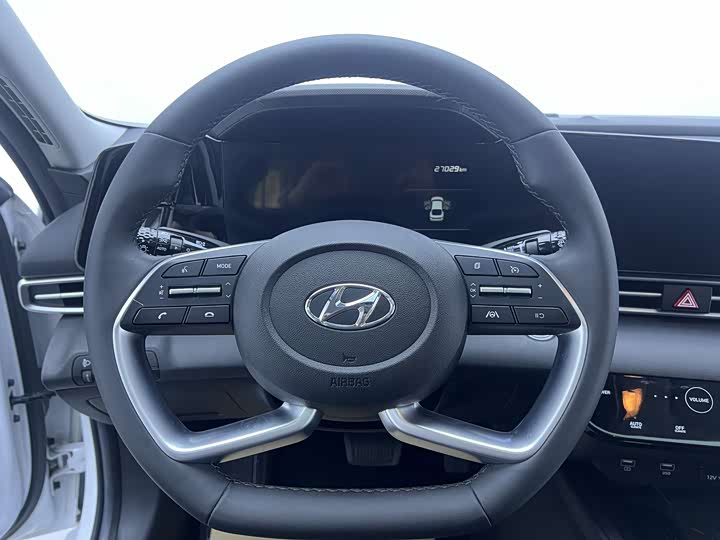 Фото 3 - Hyundai Elantra N line