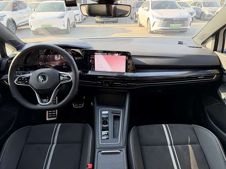 Фото 9 - Volkswagen Golf