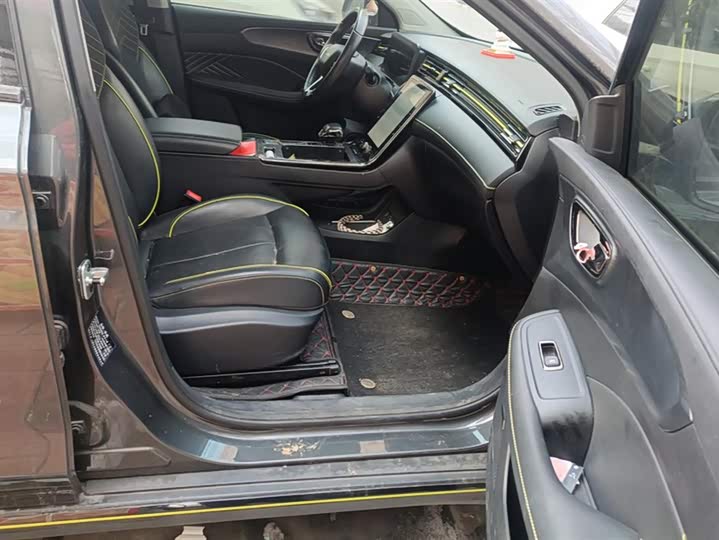 Фото 8 - Roewe RX5