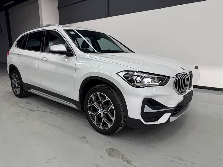 Фото 3 - BMW X1