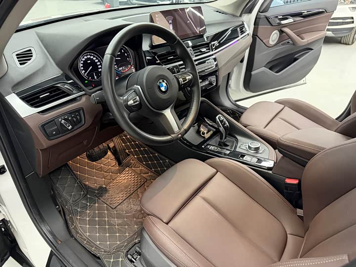 Фото 8 - BMW X1