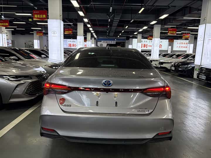 Фото 5 - Toyota Avalon