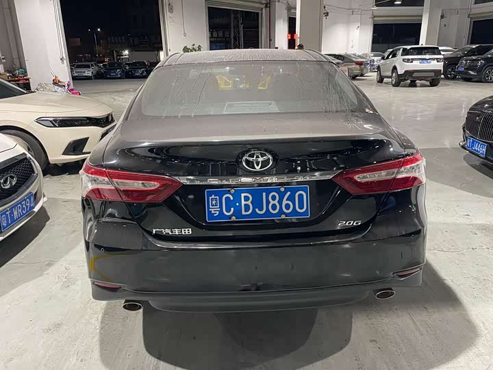 Фото 5 - Toyota Camry