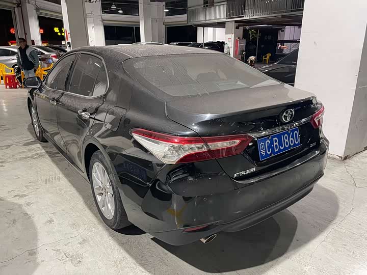 Фото 6 - Toyota Camry