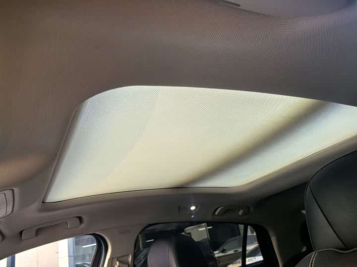 Фото 7 - Hongqi H5