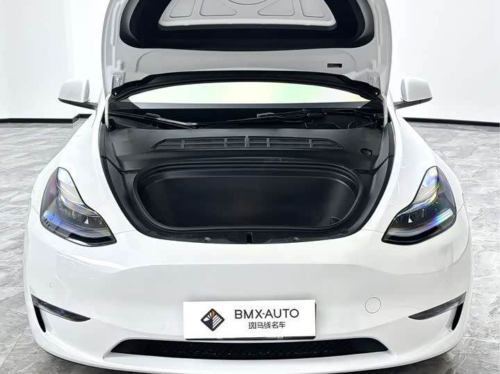 Фото 9 - Tesla Model Y