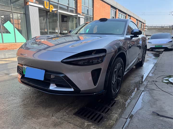 Фото 1 - Xiaomi YU7