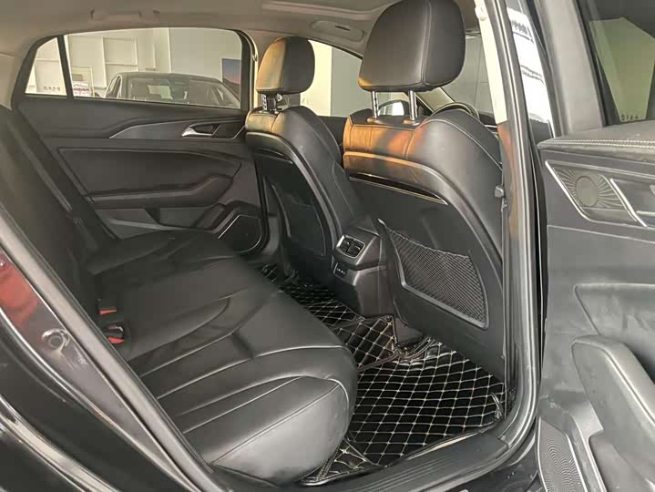 Фото 4 - Hongqi H5