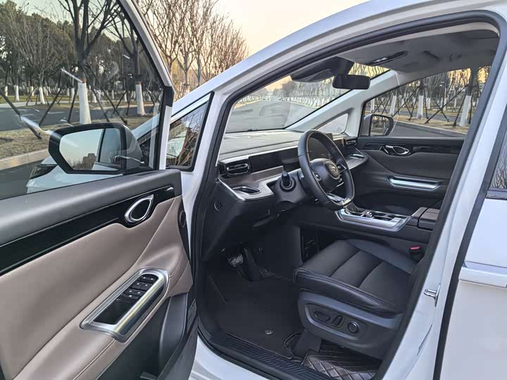 Фото 5 - GAC Trumpchi E8