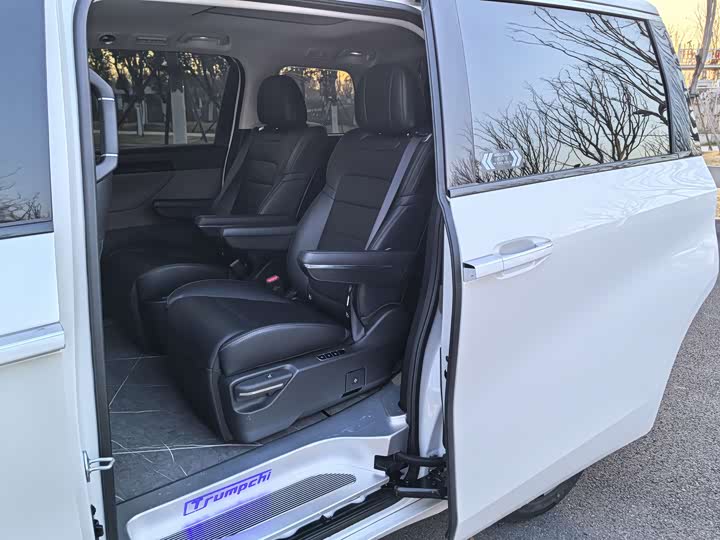 Фото 7 - GAC Trumpchi E8