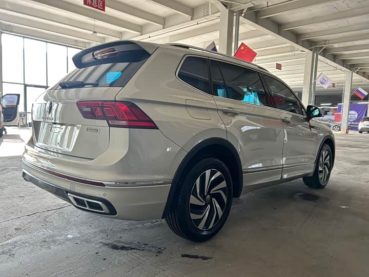 Фото 4 - Volkswagen Tiguan L Pro