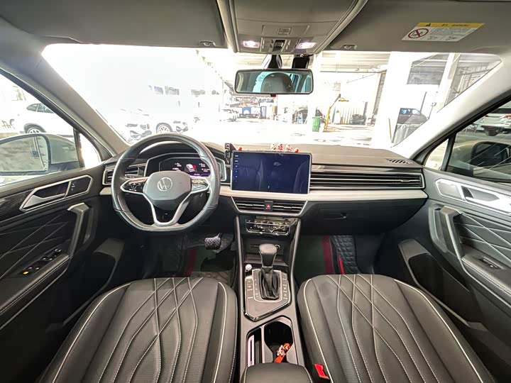 Фото 6 - Volkswagen Tiguan L Pro